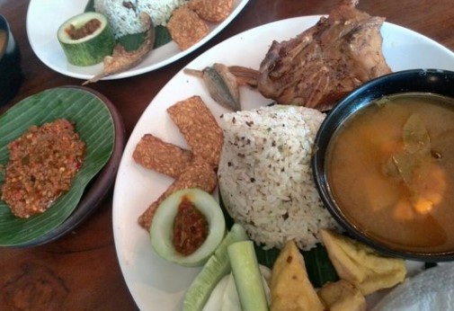 23 Tempat Kuliner Malam Hari Di Bandung Enak Dan Ramai